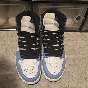 Air Jordan 1 Retro High OG `University Blue’